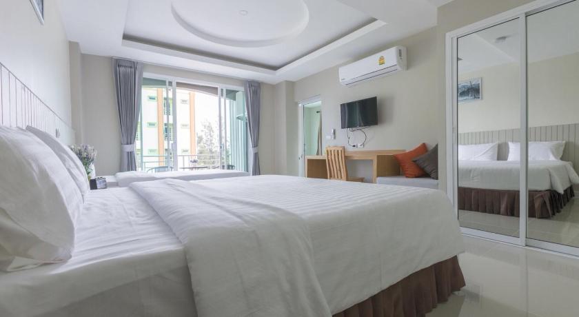Image of Deluxe Family Room 0