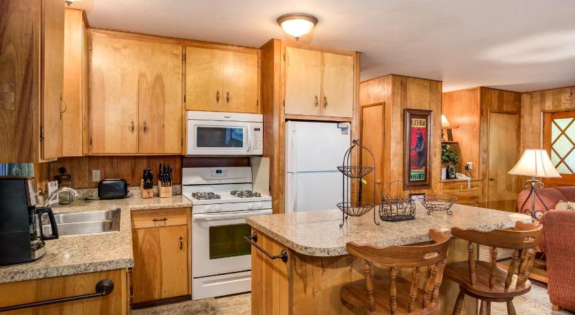 4 Pine Creek Cabin photo