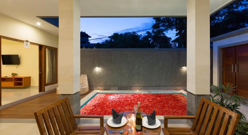 Bali Paisa Villa Seminyak 4-Star Hotel pool