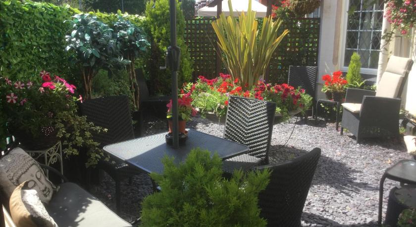 Brookside Hotel & Restaurant photo