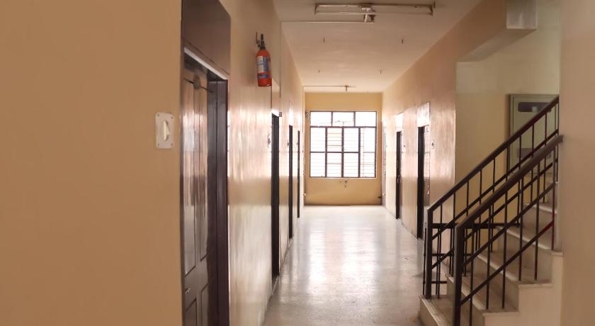 Hotel Priya Towers photo