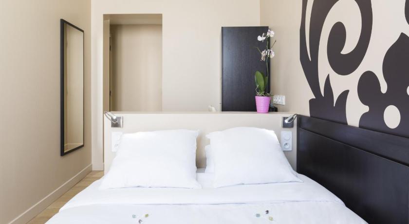 Hotel Bastille photo