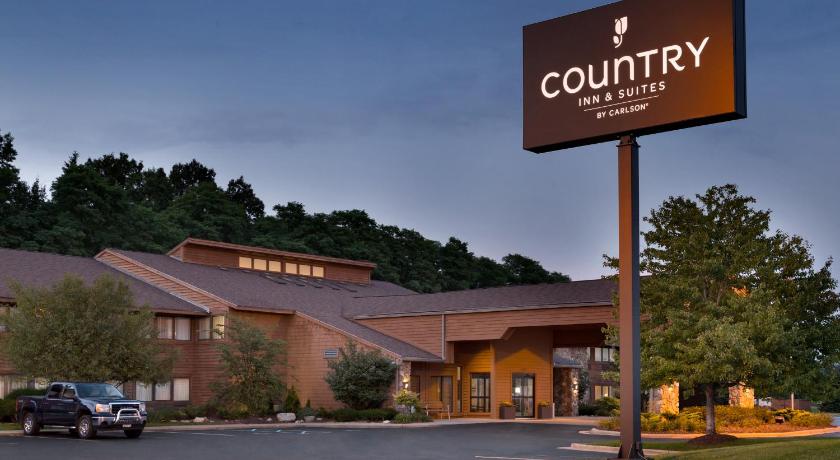 Country Inn & Suites by Radisson, Mishawaka, IN photo