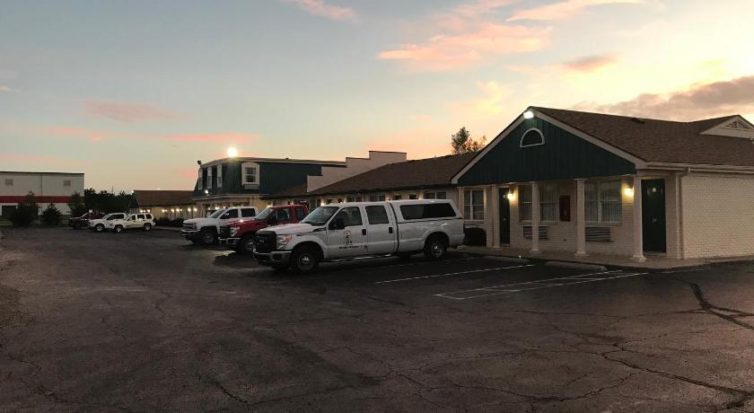 Budget Inn Daleville photo