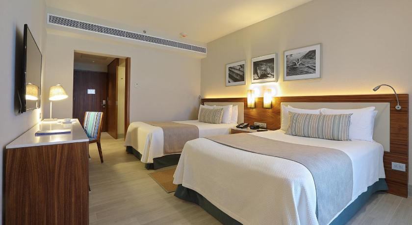 Image of Deluxe Double Partial Sea View 3