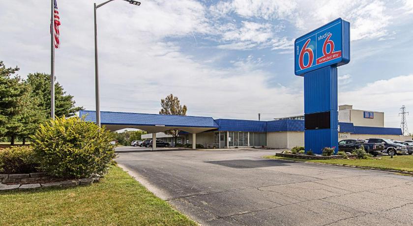 Motel 6-Pekin, IL