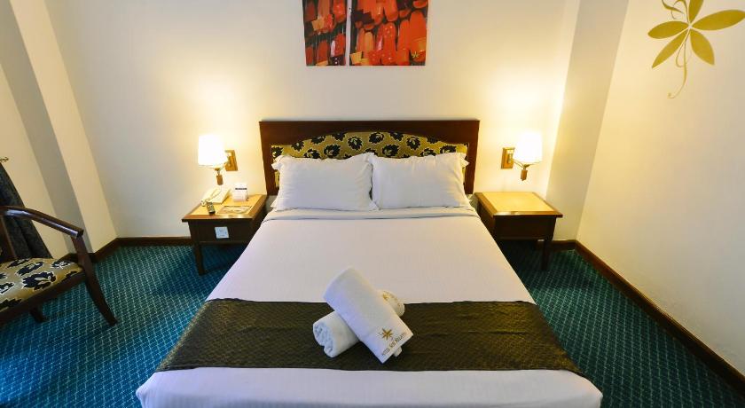 Image of Queen Bed 3