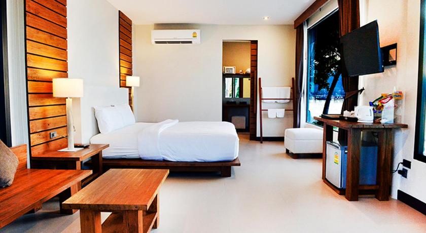 Image of Panoramic Beach Front 7