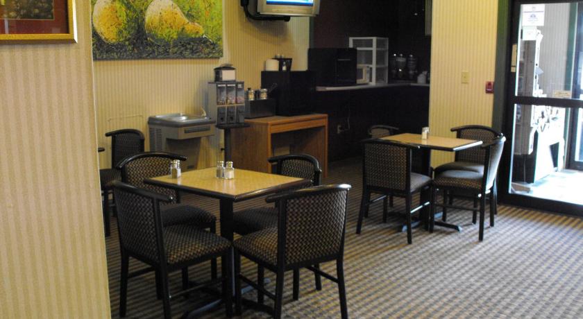 Americas Best Value Inn & Suites Three Rivers