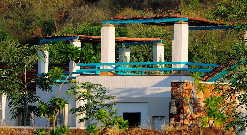 Trees N Tigers Sariska Hotel