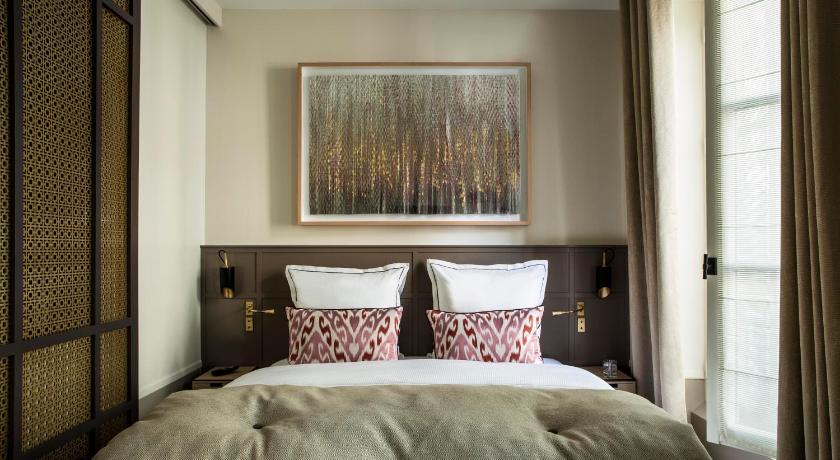 Image of Family Suite with adjoining rooms 1
