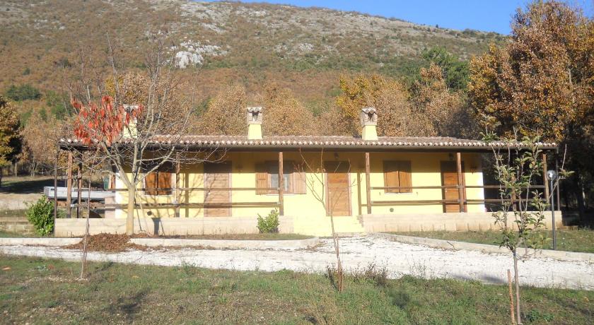 San Pio delle Camere Agriturismo Centuria 4-Star Guesthouse room