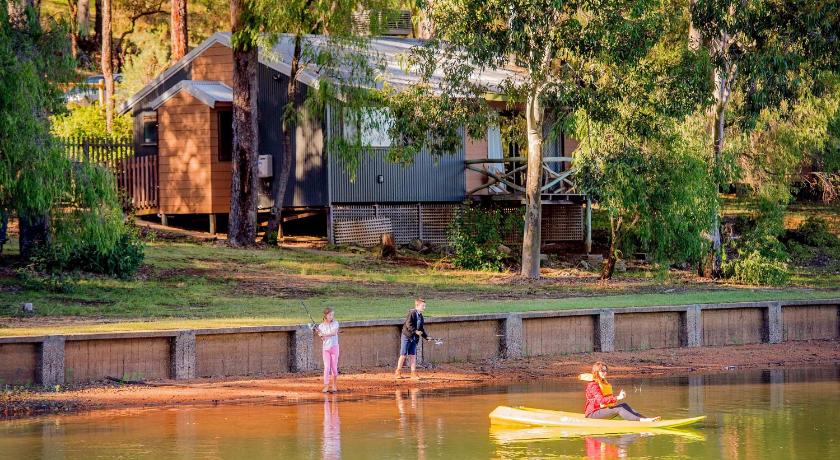 Evedon Lakeside Retreat photo