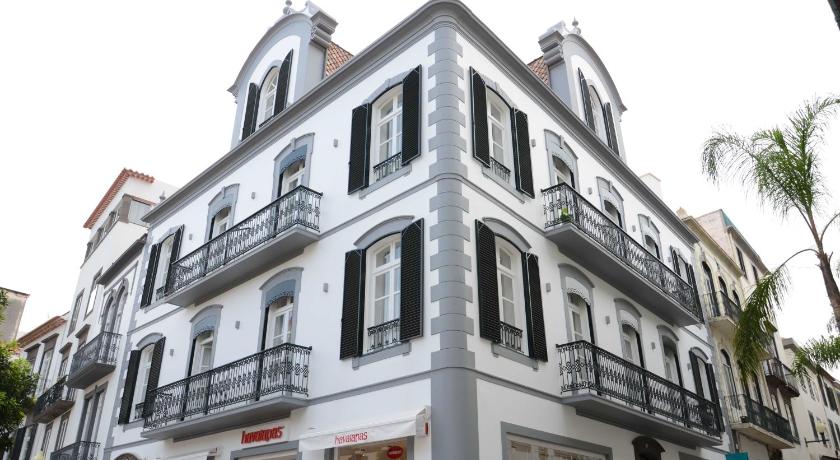 Edificio Charles 206 — Hotel in Madeira Island
