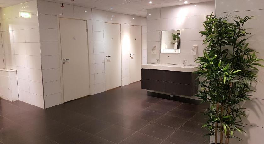 Image of Single Room with Shared Bathroom 3