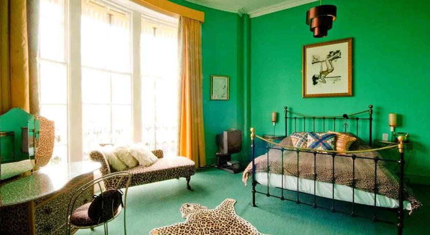 Image of Superior Double Room - Bettie's Boudoir 7