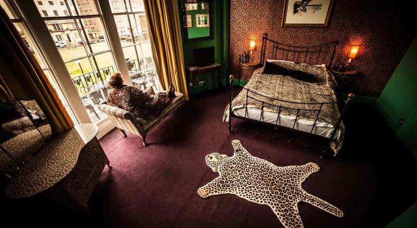 Image of Superior Double Room - Bettie's Boudoir 14