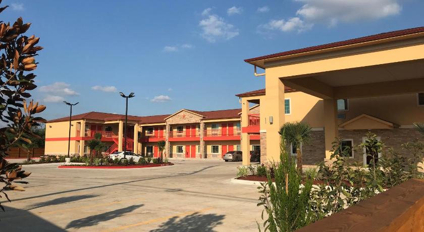 Scottish Inn & Suites - IAH Airport