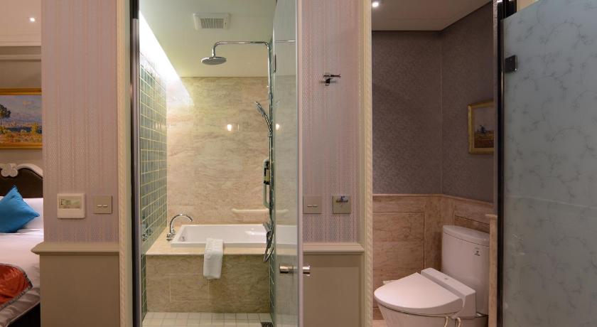 Image of Deluxe Room 10