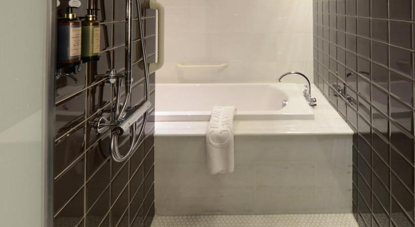 Image of Deluxe Room 13