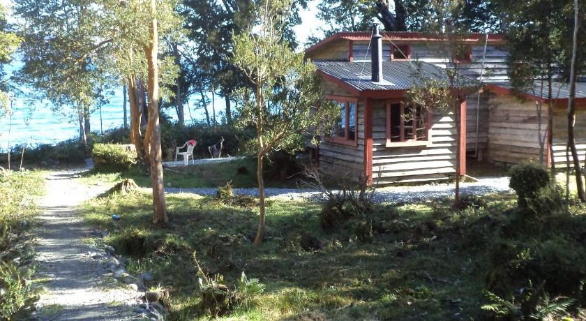 Ecolodge playa Fandango — Hotel in Chaiten