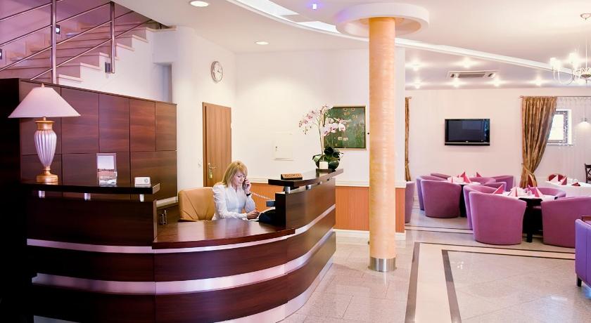 Hotel Dworek*** photo