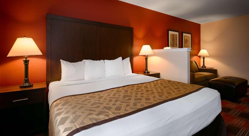 Best Western Dallas Inn and Suites