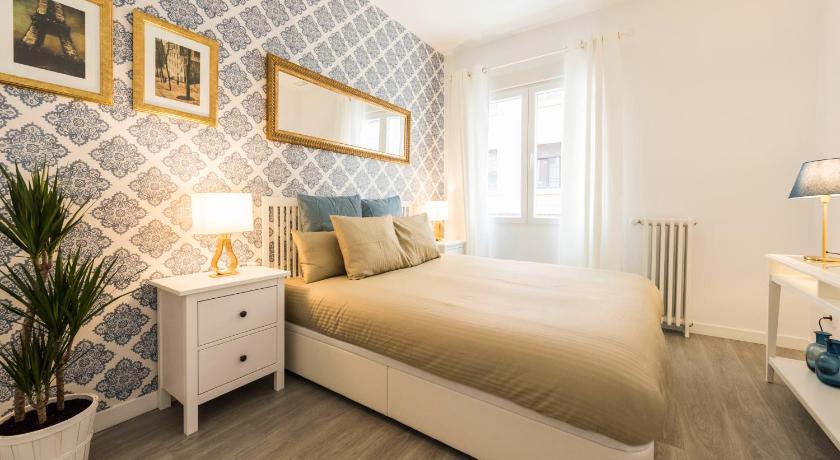 Living Guzman Apartment — Hotel in Madrid