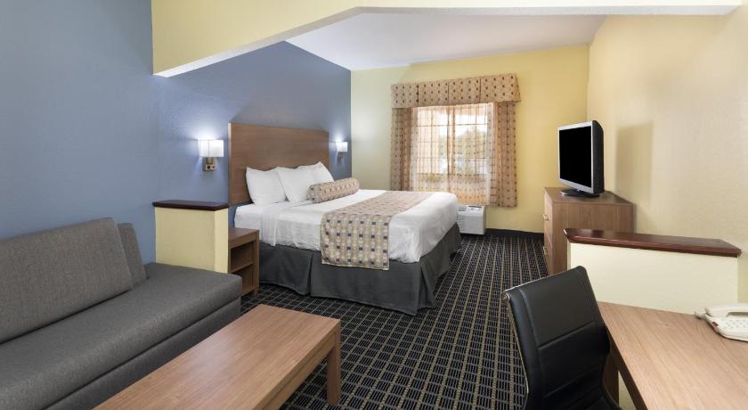 Days Inn & Suites by Wyndham Union City