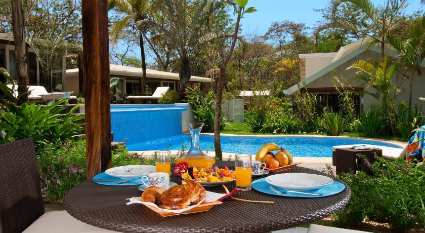 The Breeze Hotel &amp; Villas — Hotel in Tamarindo