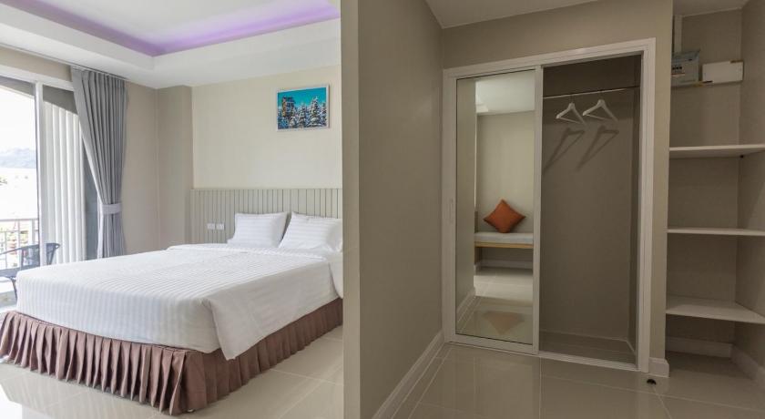 Image of Deluxe Room 0