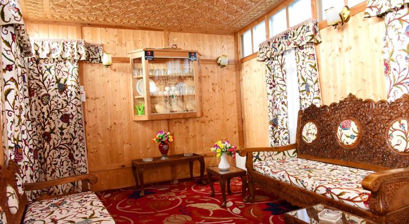 White House Group Of Houseboats photo