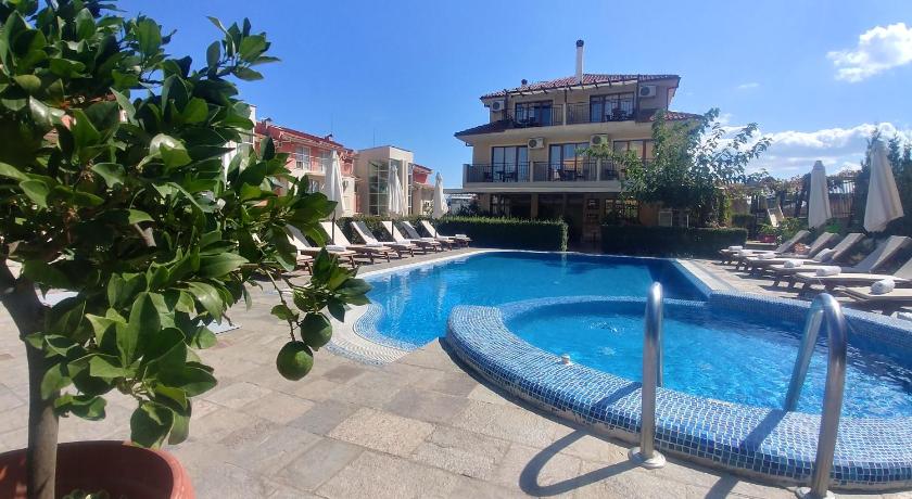Family Hotel Muses photo