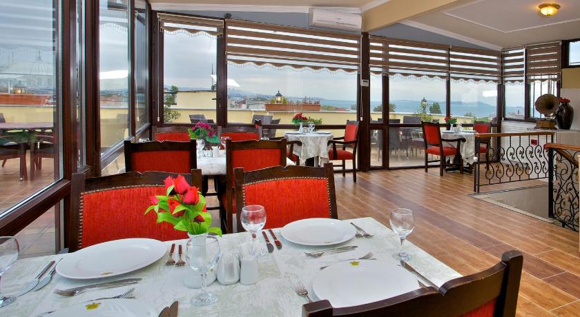 Amber Hotel & Spa - image 2