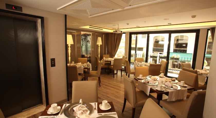 Hotel La Villa - image 4