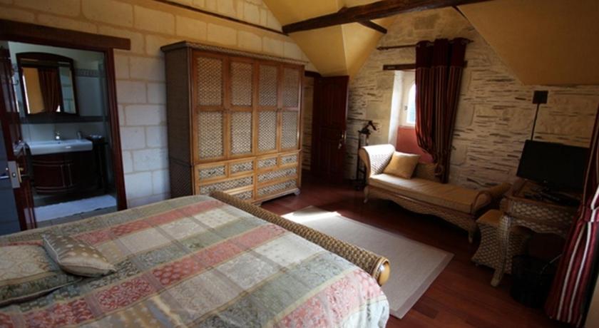 Chateau de Belle Poule photo