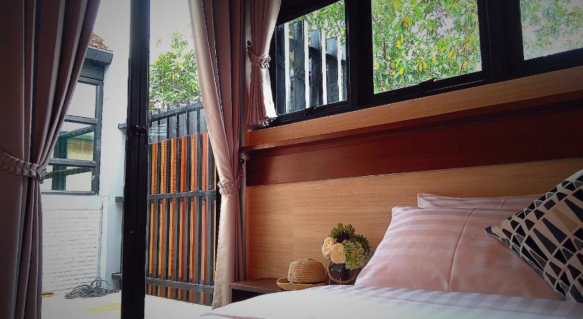 Image of Deluxe Balcony 9