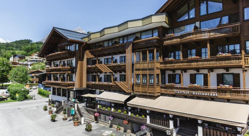 Hotel Niederreiter photo