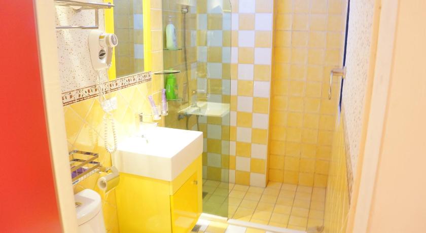 Rainbow BnB - image 48