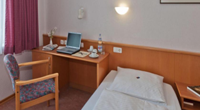 Haus St Michael Guesthouse Bed And Breakfast Bad Konigshofen