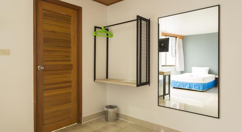 Image of Deluxe Triple Room 13