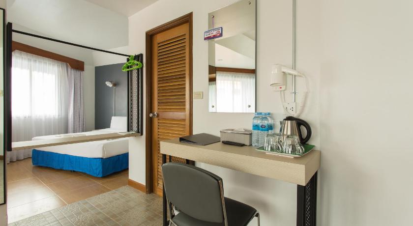 Image of Superior Family Room 14