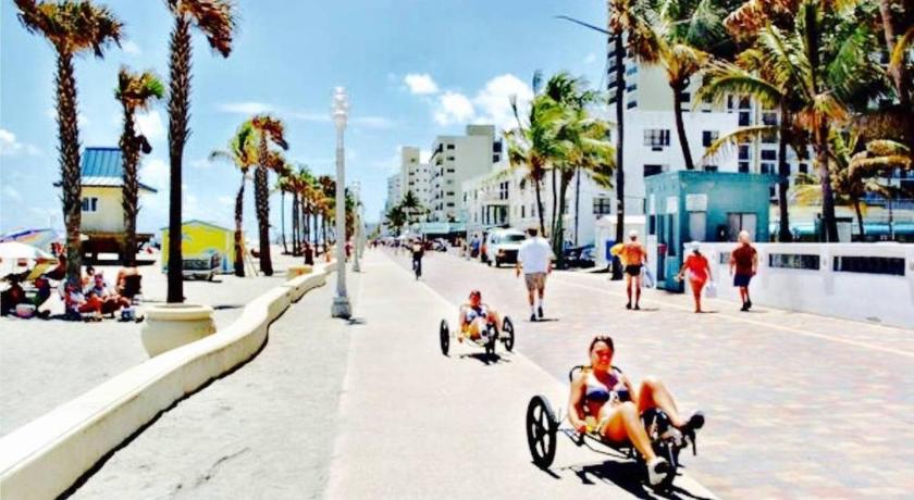 Hollywood Beachfront House photo