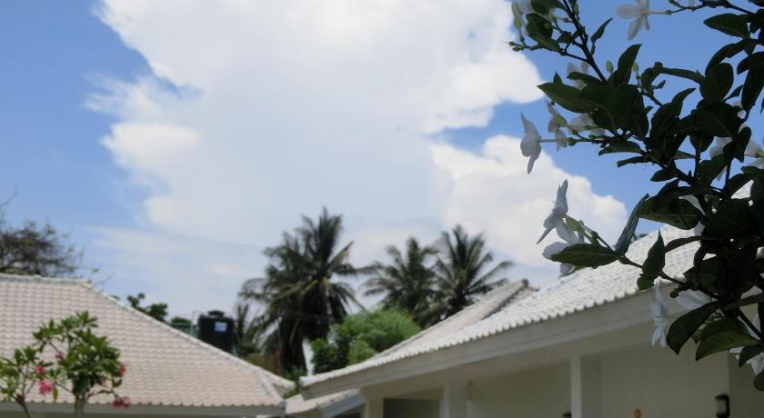 Lombok Holiday Hotel