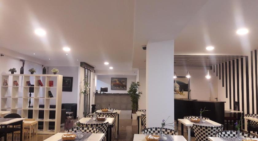 Image of Deluxe Suite 0