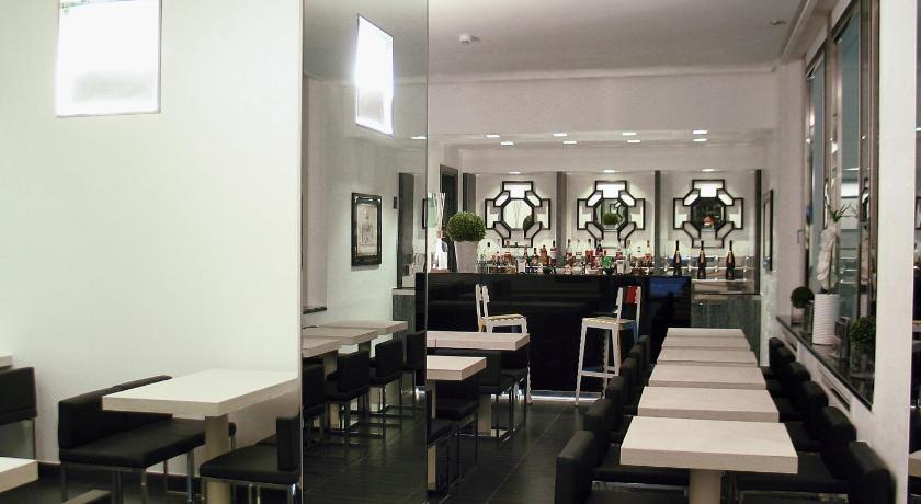 LHP Hotel Napoleon