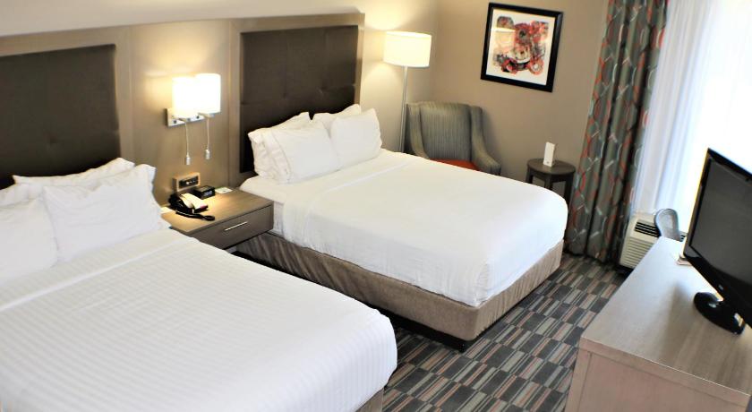 Holiday Inn Express Woodstock-Shenandoah Valley