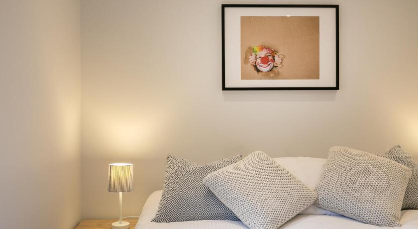 Image of Deluxe Two-Bedroom Apartment with Balcony 13