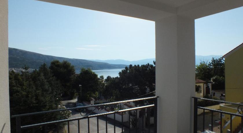 Apartments Amore — Hotel in Baska