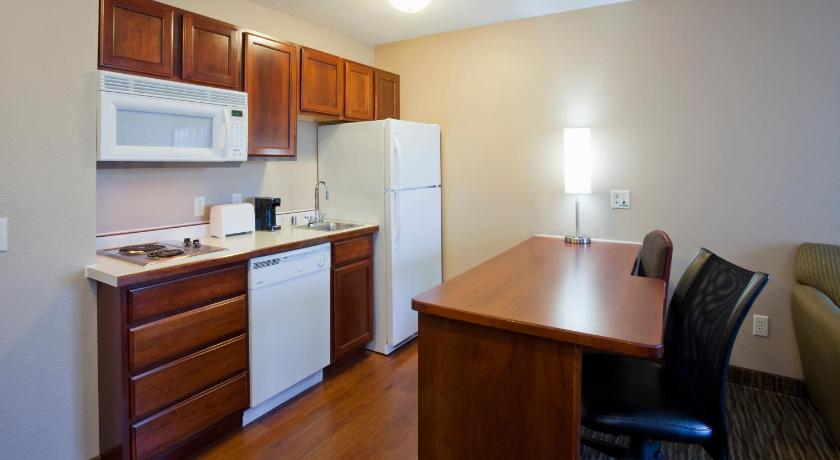 GrandStay Residential Suites Hotel - Eau Claire